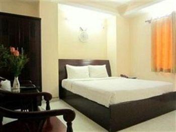 Elegant 2* TP. Hồ Chí Minh